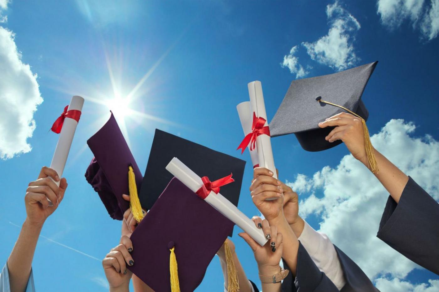В ДОБРЫЙ ПУТЬ, ВЫПУСКНИКИ!